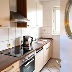 Appartamento Art City-studios 6 Und 9 Mit 2 Schlafzimmern, Gross, Modern, Citynah, Kostenfreie Parkplaetze, Sued-balkons, Ruhig, Herkulesblick, Voll Ausgestattet