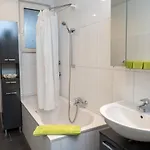 Appartamento Art City-studios 6 Und 9 Mit 2 Schlafzimmern, Gross, Modern, Citynah, Kostenfreie Parkplaetze, Sued-balkons, Ruhig, Herkulesblick, Voll Ausgestattet *