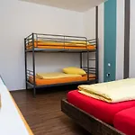 Art City-studios 6 Und 9 Mit 2 Schlafzimmern, Gross, Modern, Citynah, Kostenfreie Parkplaetze, Sued-balkons, Ruhig, Herkulesblick, Voll Ausgestattet Appartamento *