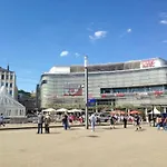 Appartamento Art City-studios 6 Und 9 Mit 2 Schlafzimmern, Gross, Modern, Citynah, Kostenfreie Parkplaetze, Sued-balkons, Ruhig, Herkulesblick, Voll Ausgestattet *