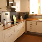 Appartamento Art City-studios 6 Und 9 Mit 2 Schlafzimmern, Gross, Modern, Citynah, Kostenfreie Parkplaetze, Sued-balkons, Ruhig, Herkulesblick, Voll Ausgestattet *