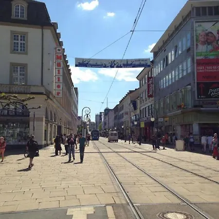 Art City-studios 6 Und 9 Mit 2 Schlafzimmern, Gross, Modern, Citynah, Kostenfreie Parkplaetze, Sued-balkons, Ruhig, Herkulesblick, Voll Ausgestattet Daire Kassel