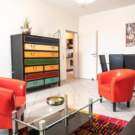 Daire Art City-studios 6 Und 9 Mit 2 Schlafzimmern, Gross, Modern, Citynah, Kostenfreie Parkplaetze, Sued-balkons, Ruhig, Herkulesblick, Voll Ausgestattet