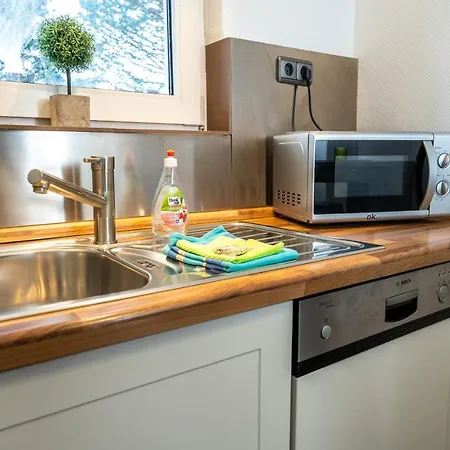 Art City-studios 6 Und 9 Mit 2 Schlafzimmern, Gross, Modern, Citynah, Kostenfreie Parkplaetze, Sued-balkons, Ruhig, Herkulesblick, Voll Ausgestattet Daire Kassel