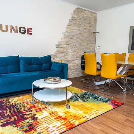Art City-studios 6 Und 9 Mit 2 Schlafzimmern, Gross, Modern, Citynah, Kostenfreie Parkplaetze, Sued-balkons, Ruhig, Herkulesblick, Voll Ausgestattet Apartament *