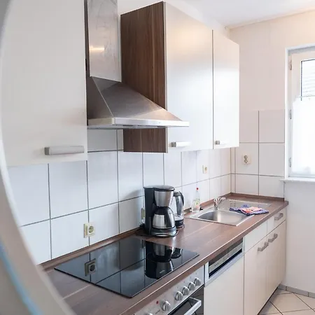 Art City-studios 6 Und 9 Mit 2 Schlafzimmern, Gross, Modern, Citynah, Kostenfreie Parkplaetze, Sued-balkons, Ruhig, Herkulesblick, Voll Ausgestattet * カッセル