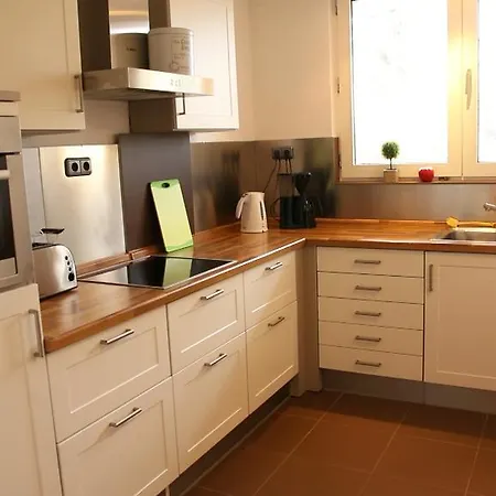 Daire Art City-studios 6 Und 9 Mit 2 Schlafzimmern, Gross, Modern, Citynah, Kostenfreie Parkplaetze, Sued-balkons, Ruhig, Herkulesblick, Voll Ausgestattet *