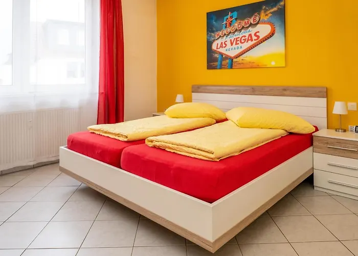 Art City-studios 6 Und 9 Mit 2 Schlafzimmern, Gross, Modern, Citynah, Kostenfreie Parkplaetze, Sued-balkons, Ruhig, Herkulesblick, Voll Ausgestattet * קאסל