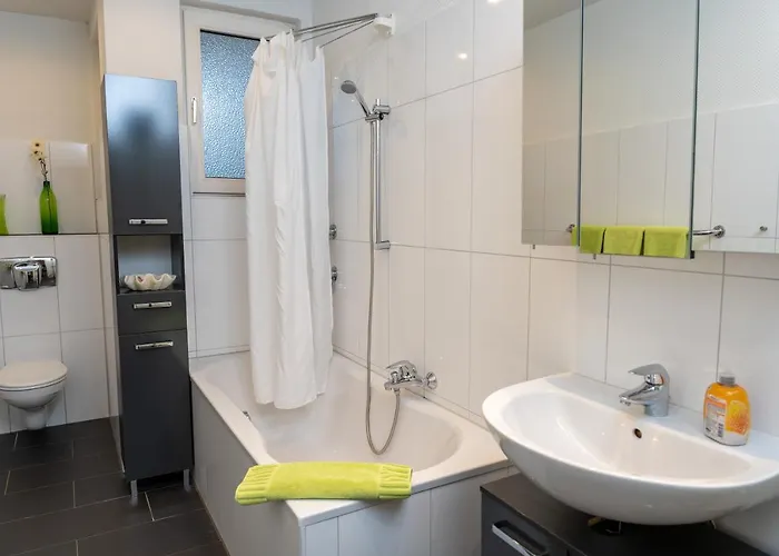 דירה Art City-studios 6 Und 9 Mit 2 Schlafzimmern, Gross, Modern, Citynah, Kostenfreie Parkplaetze, Sued-balkons, Ruhig, Herkulesblick, Voll Ausgestattet *