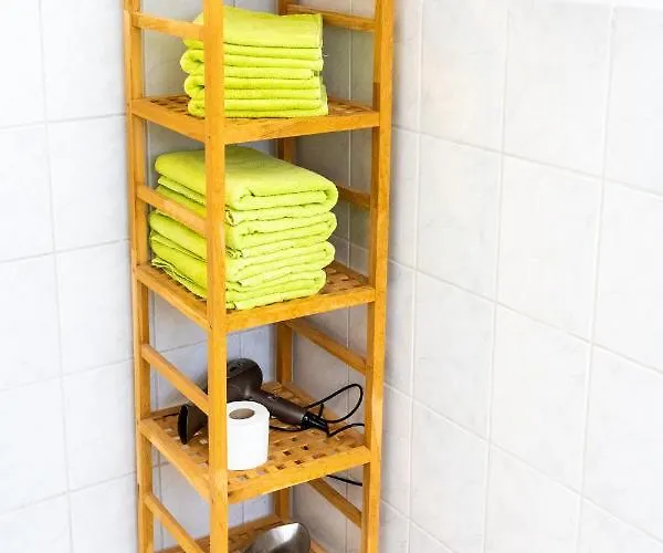 Art City-studios 6 Und 9 Mit 2 Schlafzimmern, Gross, Modern, Citynah, Kostenfreie Parkplaetze, Sued-balkons, Ruhig, Herkulesblick, Voll Ausgestattet