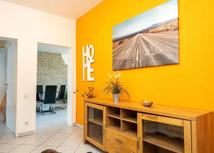 Art City-studios 6 Und 9 Mit 2 Schlafzimmern, Gross, Modern, Citynah, Kostenfreie Parkplaetze, Sued-balkons, Ruhig, Herkulesblick, Voll Ausgestattet דירה קאסל