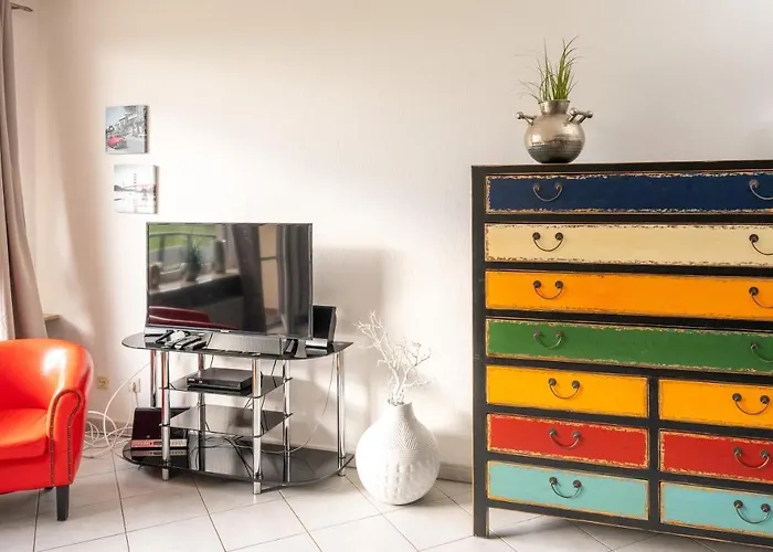 Art City-studios 6 Und 9 Mit 2 Schlafzimmern, Gross, Modern, Citynah, Kostenfreie Parkplaetze, Sued-balkons, Ruhig, Herkulesblick, Voll Ausgestattet דירה