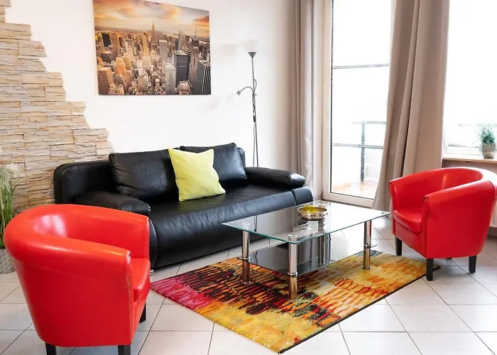 Art City-studios 6 Und 9 Mit 2 Schlafzimmern, Gross, Modern, Citynah, Kostenfreie Parkplaetze, Sued-balkons, Ruhig, Herkulesblick, Voll Ausgestattet