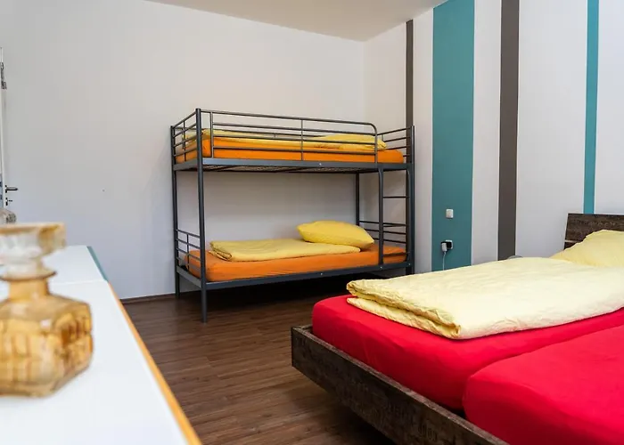 Art City-studios 6 Und 9 Mit 2 Schlafzimmern, Gross, Modern, Citynah, Kostenfreie Parkplaetze, Sued-balkons, Ruhig, Herkulesblick, Voll Ausgestattet דירה *