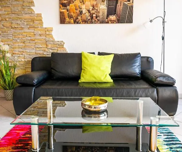 Art City-studios 6 Und 9 Mit 2 Schlafzimmern, Gross, Modern, Citynah, Kostenfreie Parkplaetze, Sued-balkons, Ruhig, Herkulesblick, Voll Ausgestattet