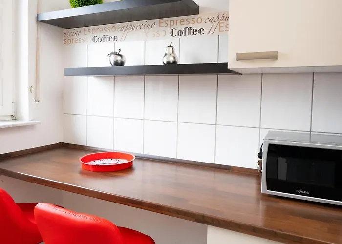 Art City-studios 6 Und 9 Mit 2 Schlafzimmern, Gross, Modern, Citynah, Kostenfreie Parkplaetze, Sued-balkons, Ruhig, Herkulesblick, Voll Ausgestattet דירה קאסל