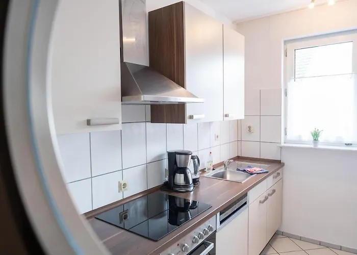 Art City-studios 6 Und 9 Mit 2 Schlafzimmern, Gross, Modern, Citynah, Kostenfreie Parkplaetze, Sued-balkons, Ruhig, Herkulesblick, Voll Ausgestattet * קאסל