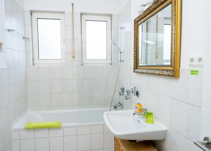 Art City-studios 6 Und 9 Mit 2 Schlafzimmern, Gross, Modern, Citynah, Kostenfreie Parkplaetze, Sued-balkons, Ruhig, Herkulesblick, Voll Ausgestattet קאסל