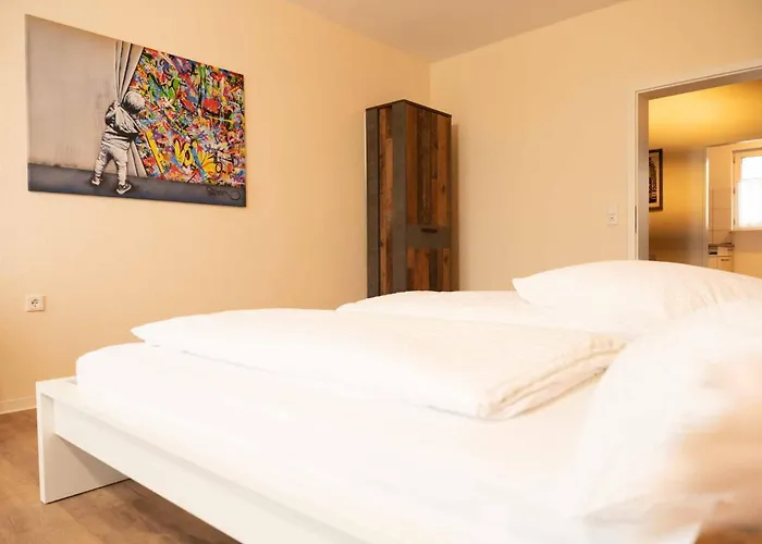 Art City-studios 6 Und 9 Mit 2 Schlafzimmern, Gross, Modern, Citynah, Kostenfreie Parkplaetze, Sued-balkons, Ruhig, Herkulesblick, Voll Ausgestattet דירה קאסל