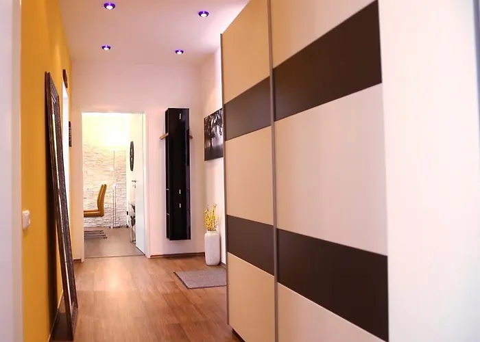 דירה Art City-studios 6 Und 9 Mit 2 Schlafzimmern, Gross, Modern, Citynah, Kostenfreie Parkplaetze, Sued-balkons, Ruhig, Herkulesblick, Voll Ausgestattet *