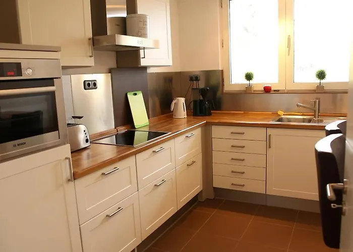 דירה Art City-studios 6 Und 9 Mit 2 Schlafzimmern, Gross, Modern, Citynah, Kostenfreie Parkplaetze, Sued-balkons, Ruhig, Herkulesblick, Voll Ausgestattet *