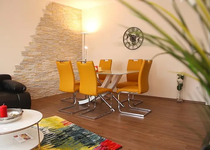 Art City-studios 6 Und 9 Mit 2 Schlafzimmern, Gross, Modern, Citynah, Kostenfreie Parkplaetze, Sued-balkons, Ruhig, Herkulesblick, Voll Ausgestattet קאסל